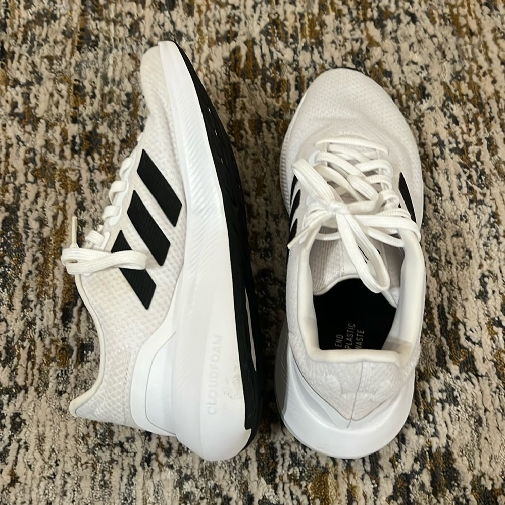White shoes. 
Size 8.5 
Like new